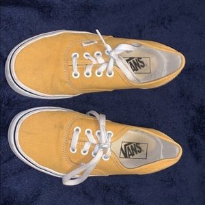 Yellow vans size 6 in women.